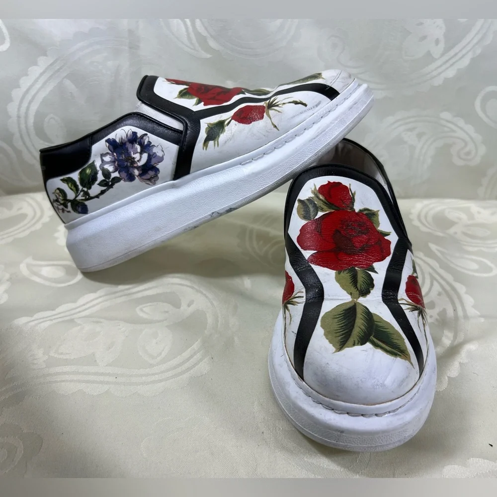 7906: Alexander McQueen Floral Embroidered Slip-On Sneakers EU 39
